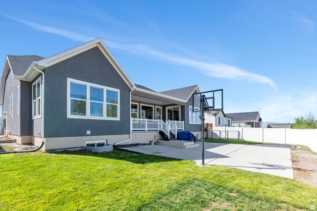1897 E ROCK HOLLOW RD, Lake Point, UT 84074