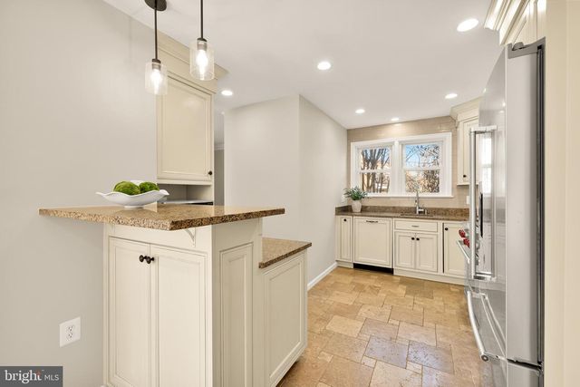 6068 HARDWICK PL, Falls Church, VA 22041