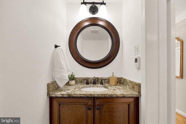 6068 HARDWICK PL, Falls Church, VA 22041