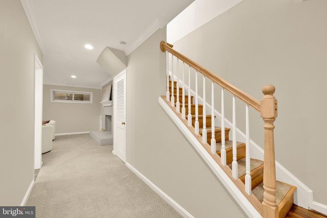 6068 HARDWICK PL, Falls Church, VA 22041