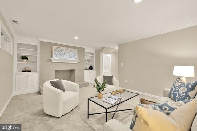 6068 HARDWICK PL, Falls Church, VA 22041