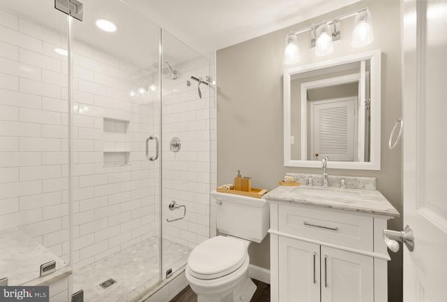 6068 HARDWICK PL, Falls Church, VA 22041