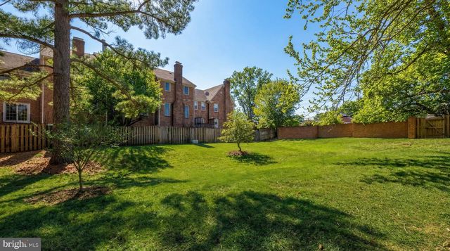 6068 HARDWICK PL, Falls Church, VA 22041