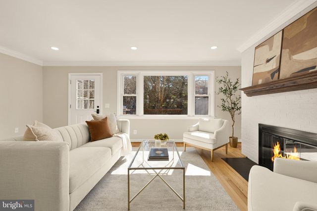 6068 HARDWICK PL, Falls Church, VA 22041