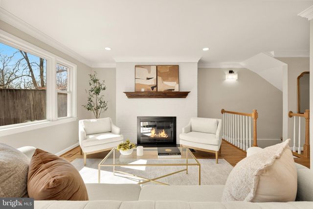 6068 HARDWICK PL, Falls Church, VA 22041