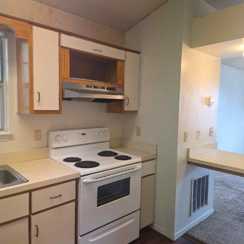 943 Central Avenue C, Fort Walton Beach, FL 32547