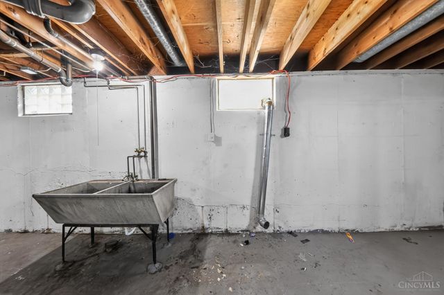 9192 Pippin Road, Colerain Twp, OH 45251