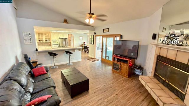 5593 Edgeview Dr, Discovery Bay, CA 94505