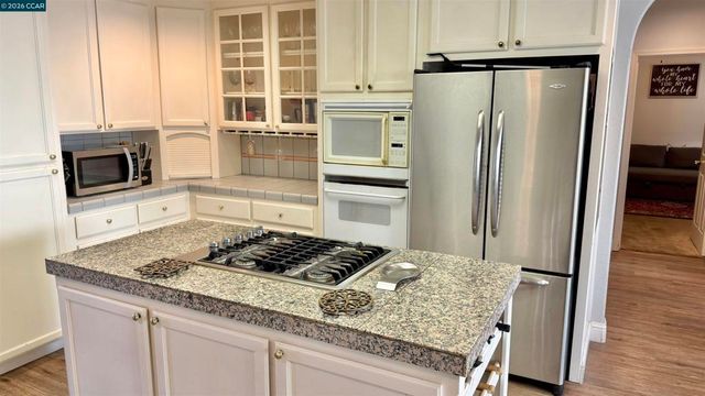 5593 Edgeview Dr, Discovery Bay, CA 94505