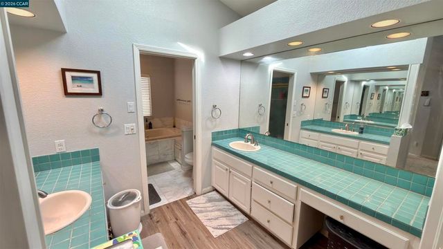 5593 Edgeview Dr, Discovery Bay, CA 94505