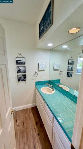 5593 Edgeview Dr, Discovery Bay, CA 94505