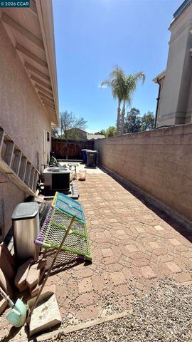 5593 Edgeview Dr, Discovery Bay, CA 94505