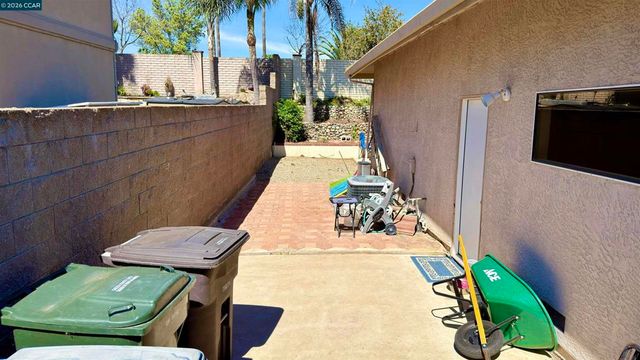 5593 Edgeview Dr, Discovery Bay, CA 94505