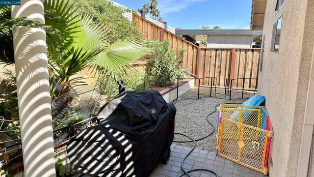 5593 Edgeview Dr, Discovery Bay, CA 94505