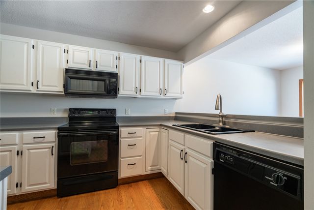 2720 6th Street, Marion, IA 52302