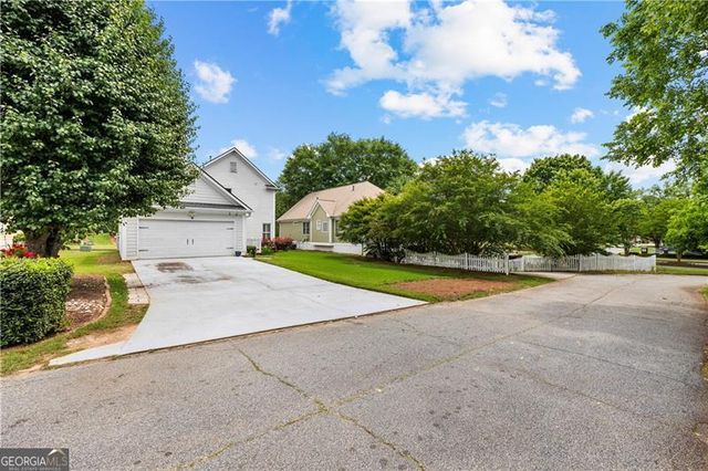 8 Pecan Trace, Newnan, GA 30265