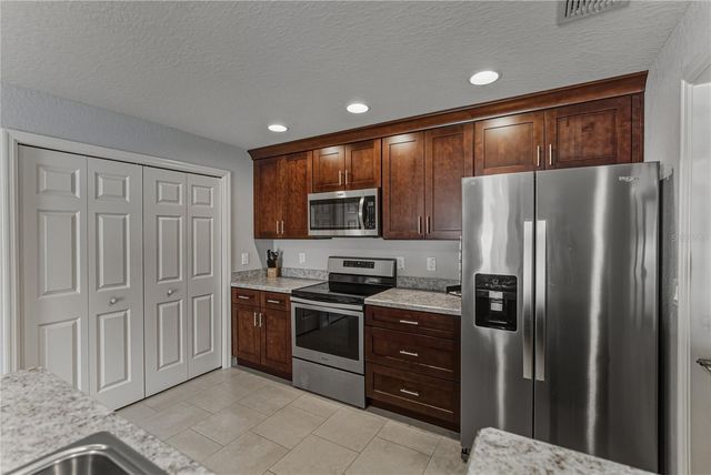 4924 S DOSSEY ROAD, Lakeland, FL 33811