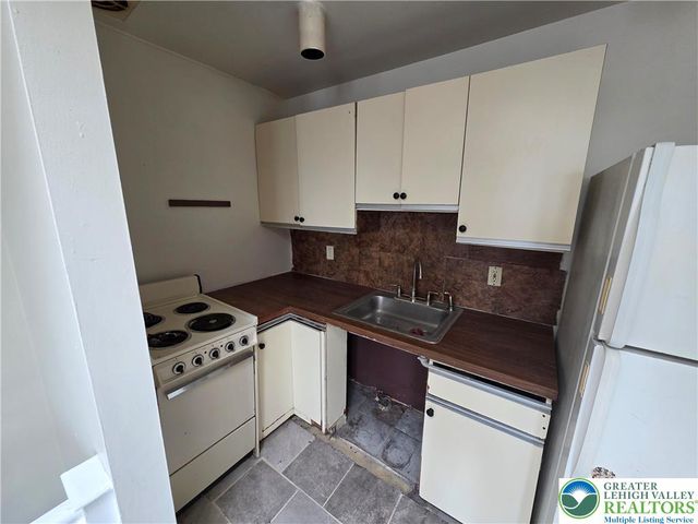 241 9th Street, Allentown City, PA 18102