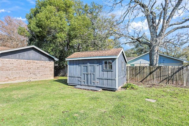 2719 Meadow Lane, Houston, TX 77568