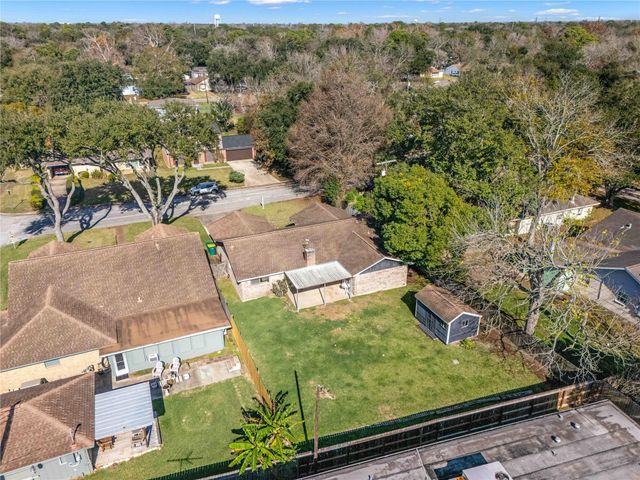 2719 Meadow Lane, Houston, TX 77568