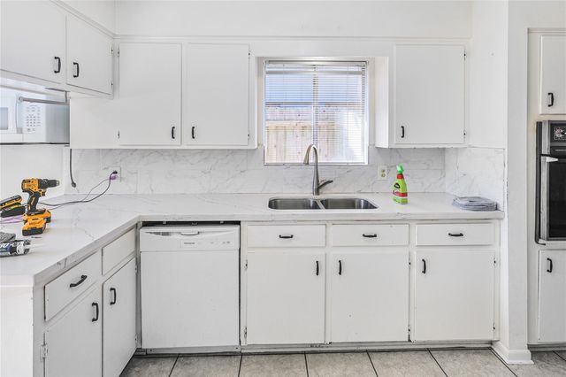 2719 Meadow Lane, Houston, TX 77568