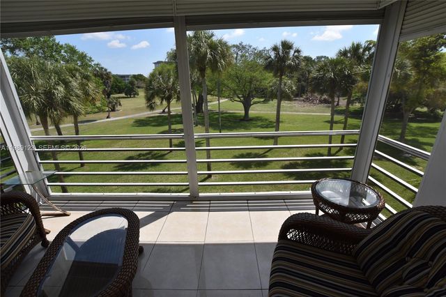 3800 Oaks Clubhouse Dr 309, Pompano Beach, FL 33069