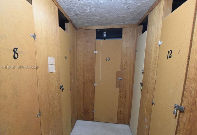 3800 Oaks Clubhouse Dr 309, Pompano Beach, FL 33069