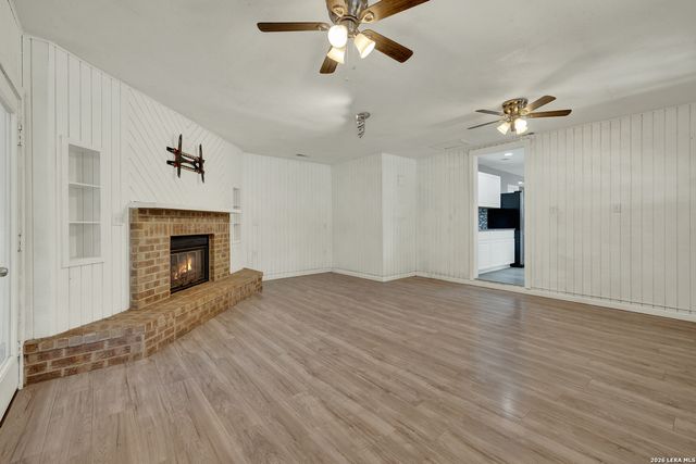 1006 Pecan, Floresville, TX 78114