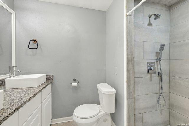 1006 Pecan, Floresville, TX 78114