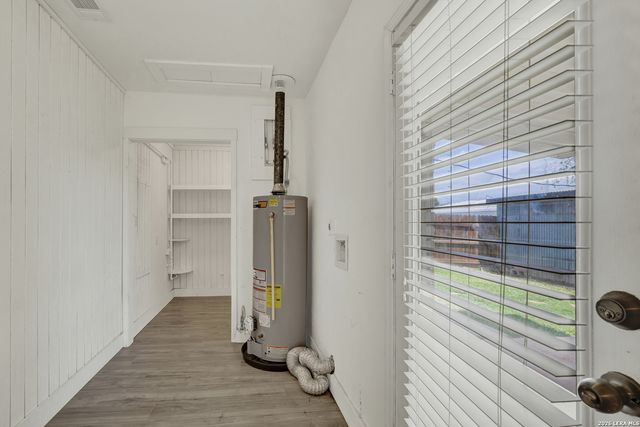 1006 Pecan, Floresville, TX 78114