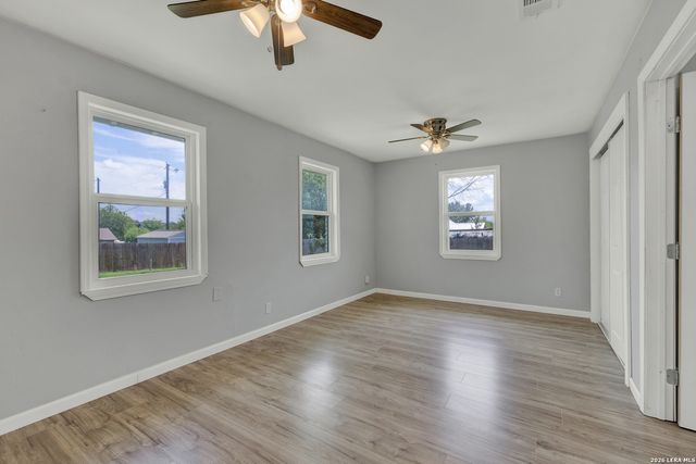 1006 Pecan, Floresville, TX 78114