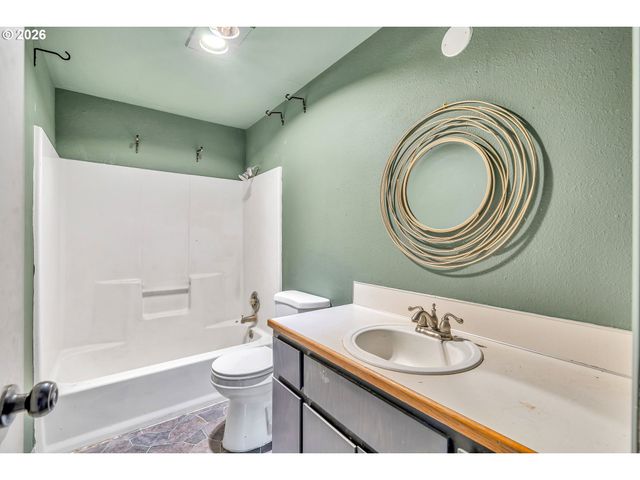 8304 Ne 136TH Ave, Vancouver, WA 98682