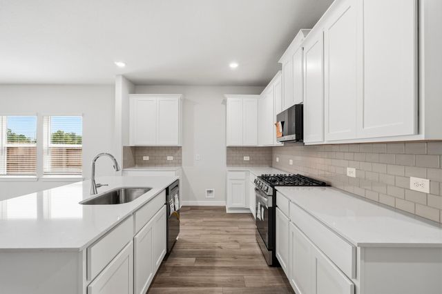 11418 Youngquist Drive, Mont Belvieu, TX 77535