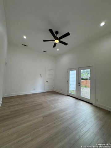 105 Forrest, San Antonio, TX 78204