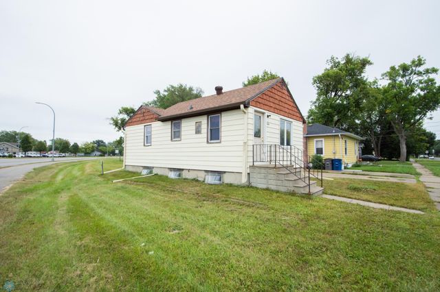 104 16th Street S, Moorhead, MN 56560