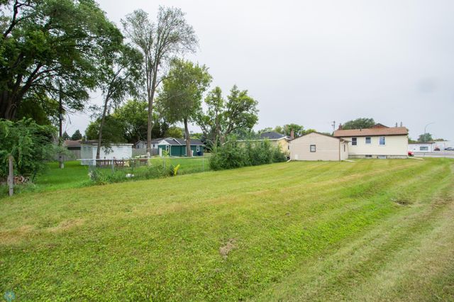 104 16th Street S, Moorhead, MN 56560