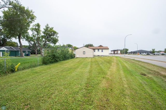 104 16th Street S, Moorhead, MN 56560