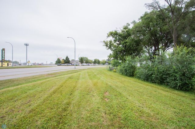 104 16th Street S, Moorhead, MN 56560