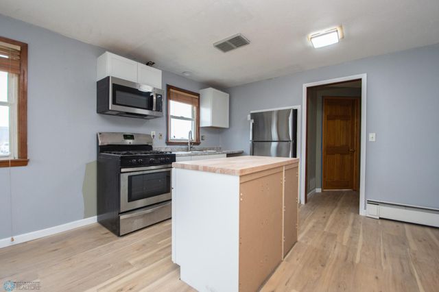 104 16th Street S, Moorhead, MN 56560