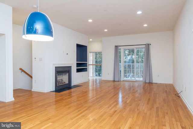 156 CHRISTINA LANDING DR, Wilmington, DE 19801