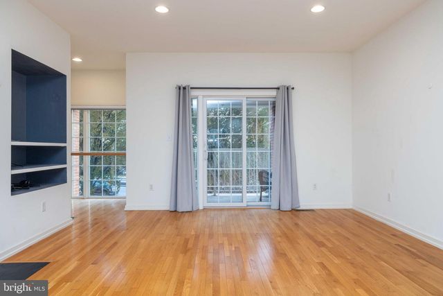 156 CHRISTINA LANDING DR, Wilmington, DE 19801