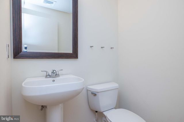 156 CHRISTINA LANDING DR, Wilmington, DE 19801