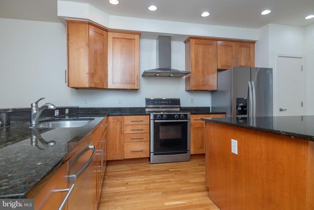 156 CHRISTINA LANDING DR, Wilmington, DE 19801