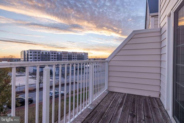 156 CHRISTINA LANDING DR, Wilmington, DE 19801