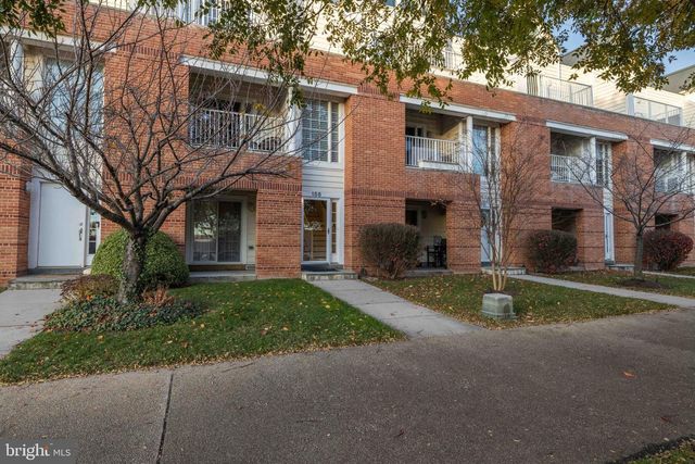 156 CHRISTINA LANDING DR, Wilmington, DE 19801