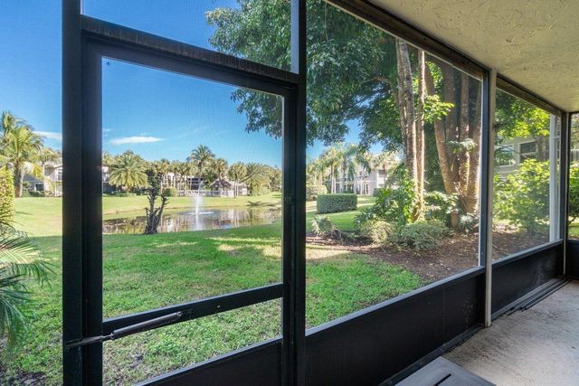 11863 Wimbledon Circle 445, Wellington, FL 33414