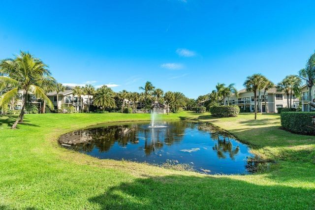 11863 Wimbledon Circle 445, Wellington, FL 33414
