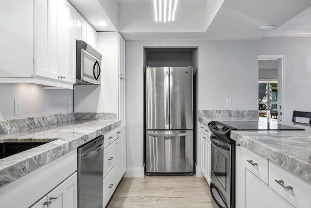 11863 Wimbledon Circle 445, Wellington, FL 33414