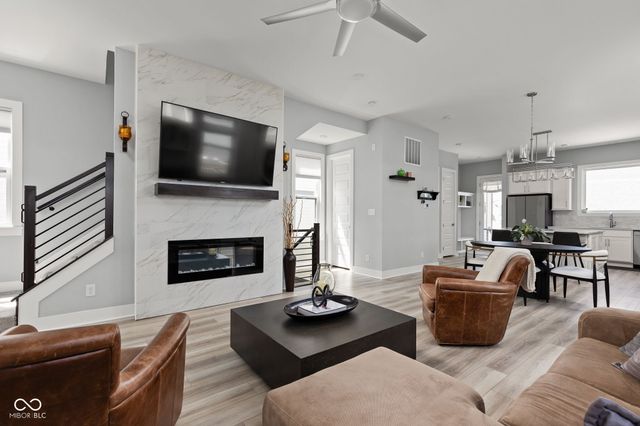 11495 Langton Walk, Zionsville, IN 46077