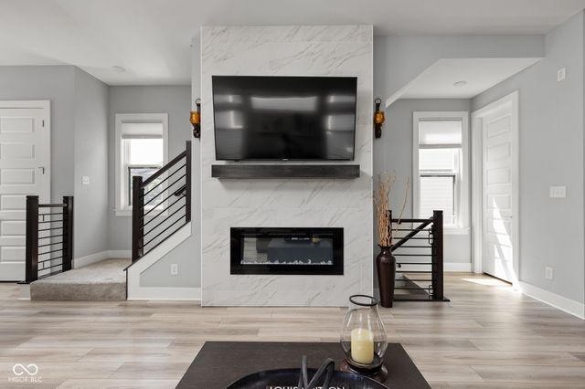 11495 Langton Walk, Zionsville, IN 46077